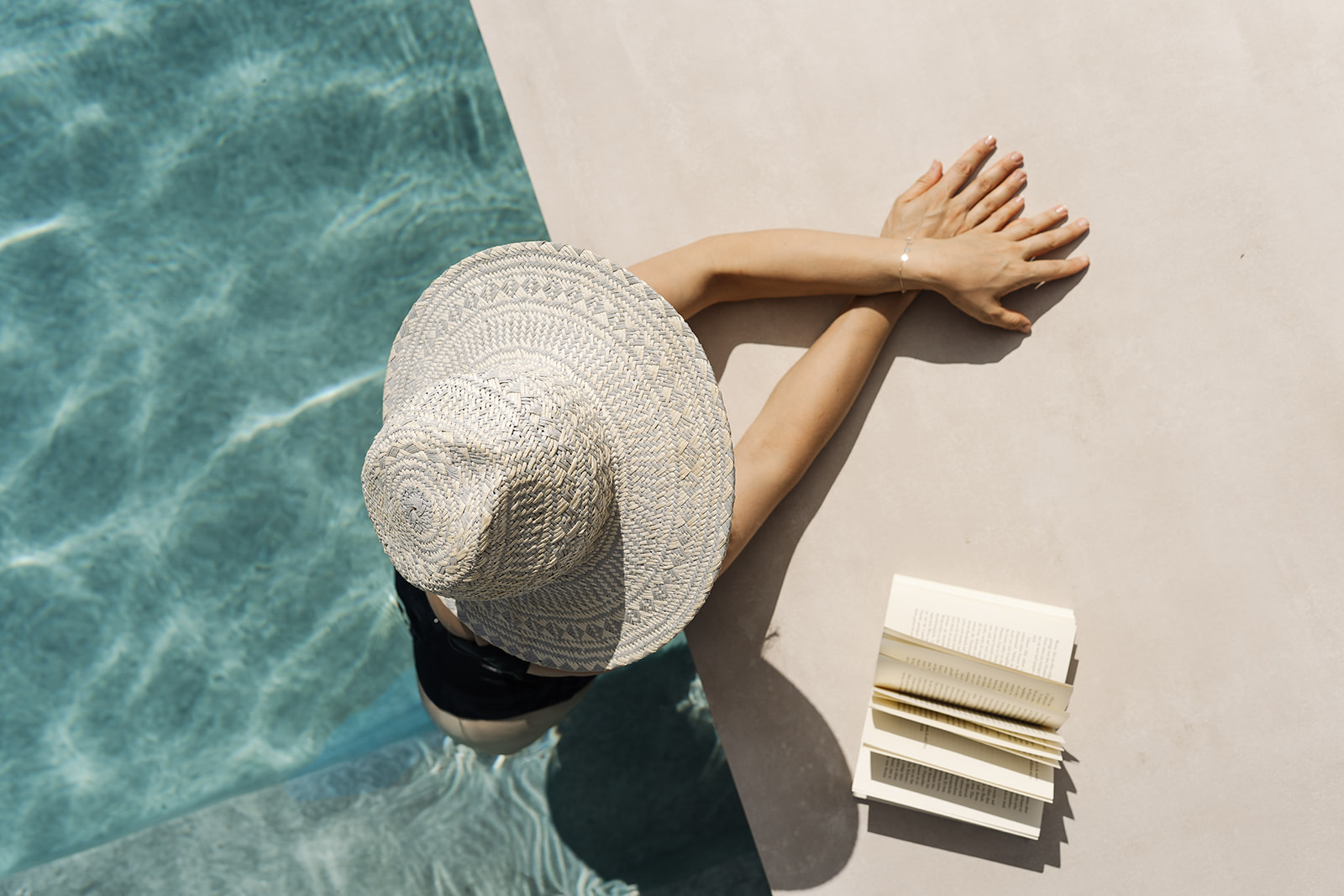 Sari Schoko am Pool – Kooperationen und Content Creator