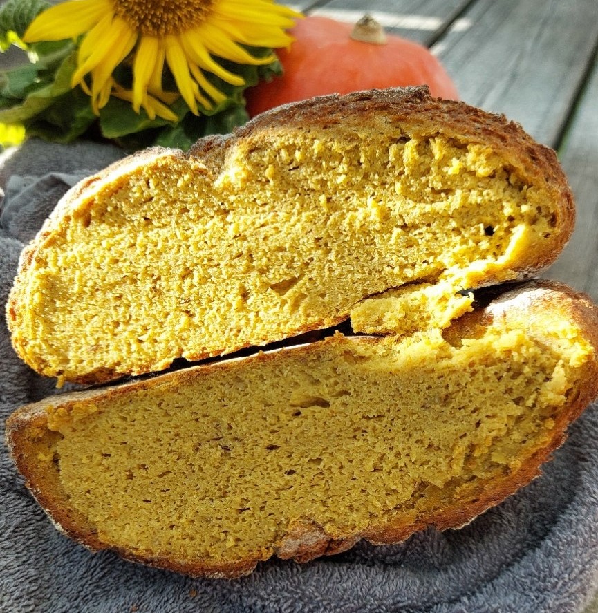 Kürbisbrot im Anschnitt