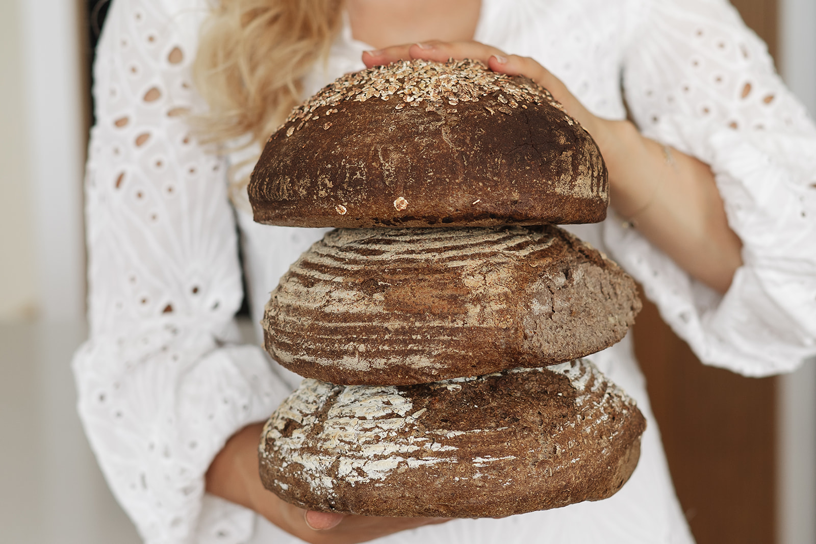Sarah mit glutenfreiem Brot